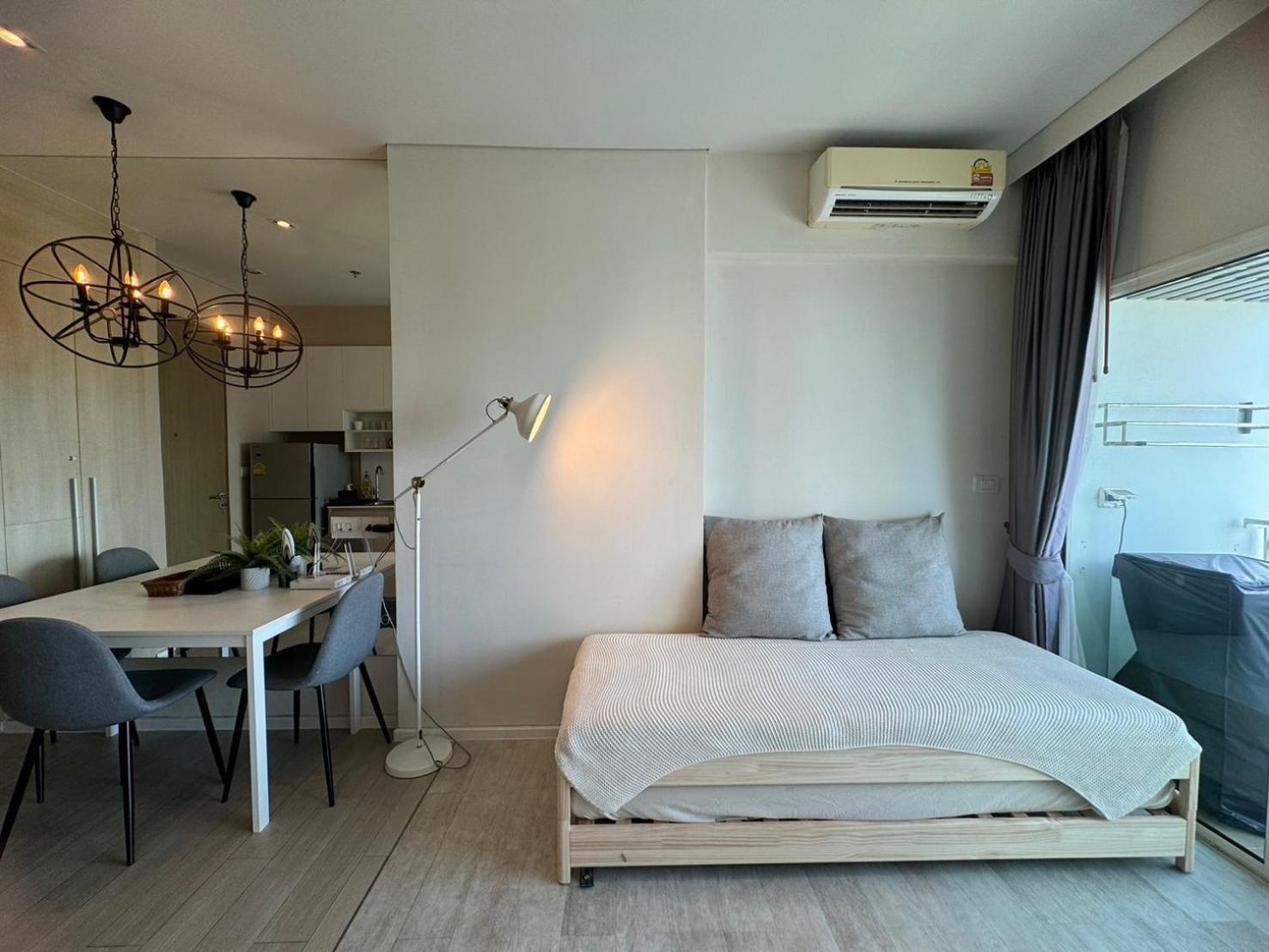 Residence By Hello Pattaya At Veranda Jomtien Beach Rum bild