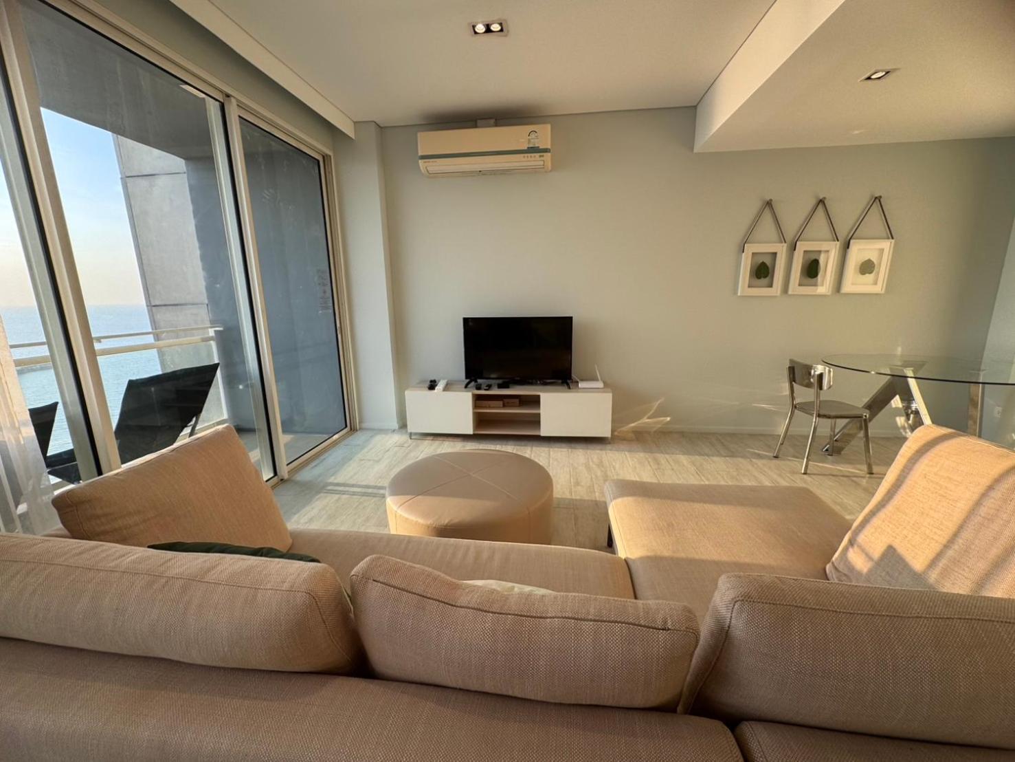 Residence By Hello Pattaya At Veranda Jomtien Beach Rum bild