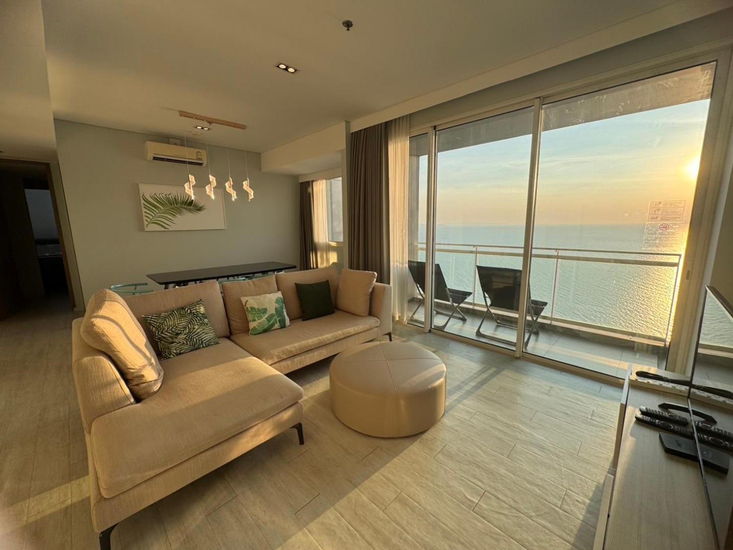 Residence By Hello Pattaya At Veranda Jomtien Beach Rum bild