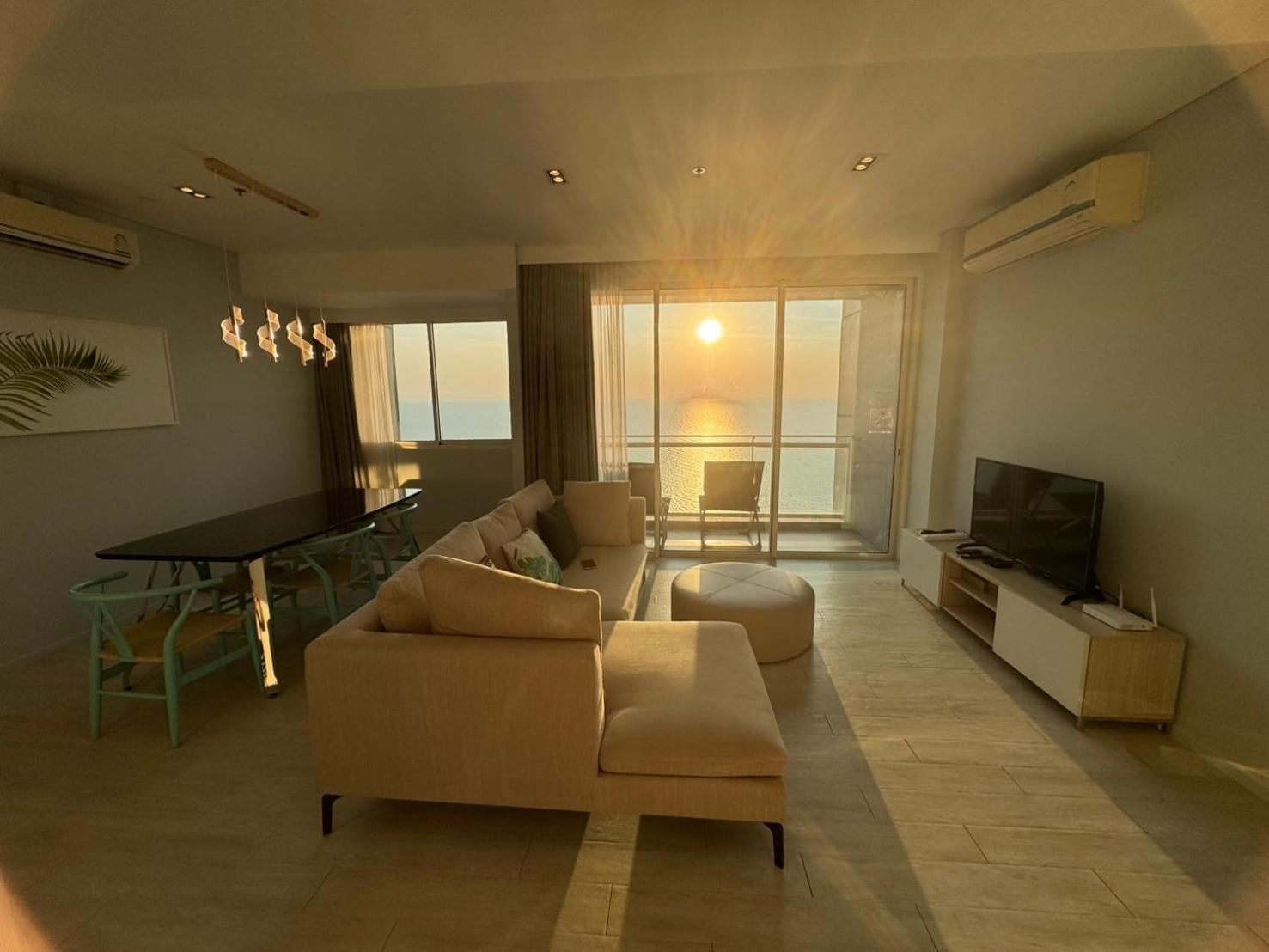 Residence By Hello Pattaya At Veranda Jomtien Beach Rum bild